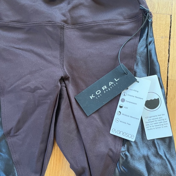 Koral NWT Revolve Chocolate Black Shiny Forge Mid Rise Leggings Size XS - Picture 2 of 3